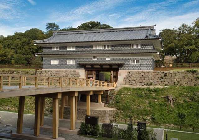 Kanazawa-Castle.jpg