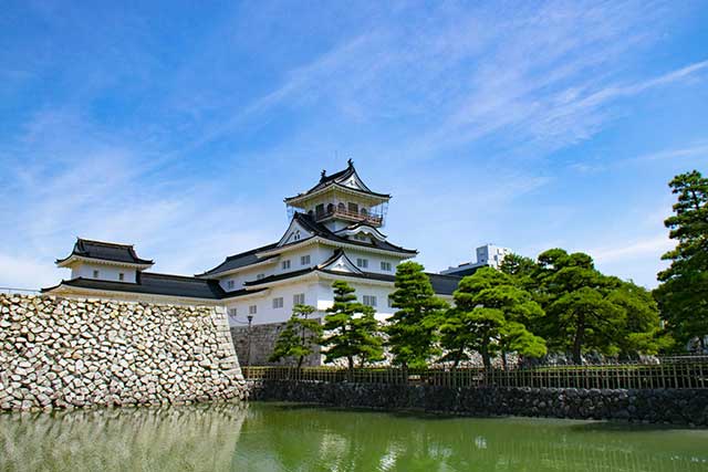 Toyama-Castle.jpg