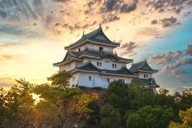 Wakayama-Castle.jpg