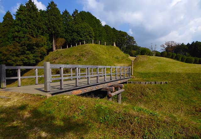 Yamanaka-Castle.jpg